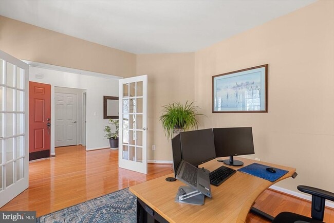 Photo - 301 Adelaide Dr