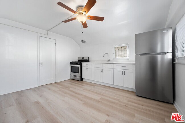 Photo - 11924 Rochester Ave