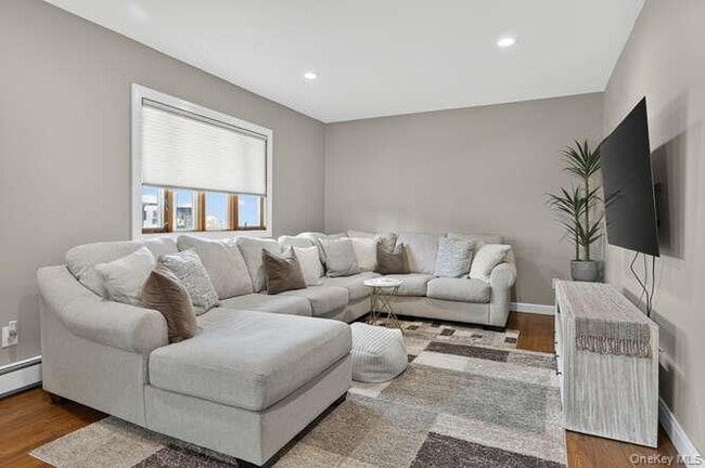 Photo - 132 Roosevelt Ave