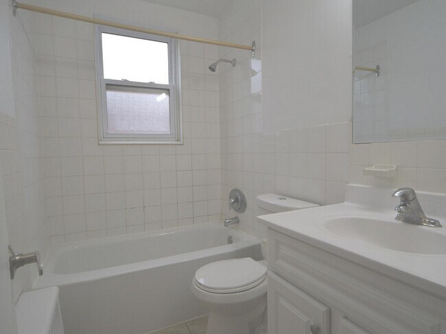 141-149 Borden Ave N