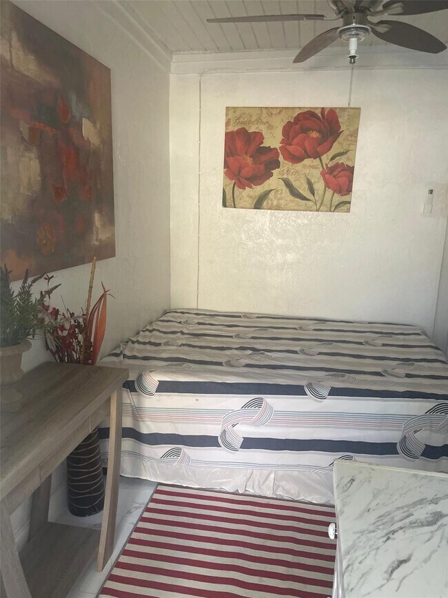 Photo - 408 SW 68th Ave