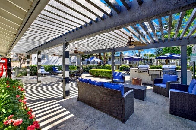Photo - HERITAGE PLAZA