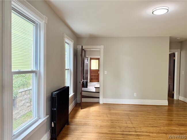 Photo - 64 Trinity Pl