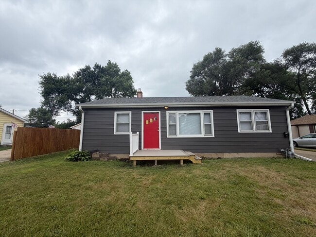 Photo - 907 Merrill Ave