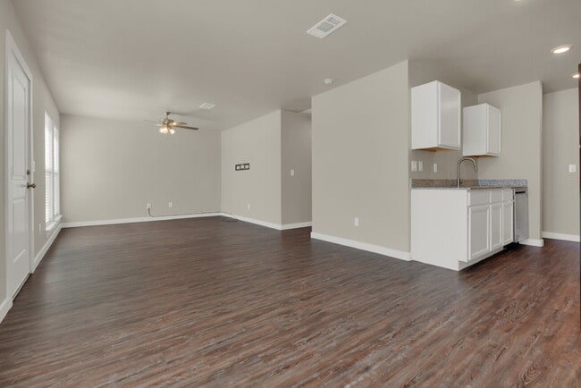 Photo - Wonderful 3 bed 2 bath 1 car garage in Harvest! Frenship School District!