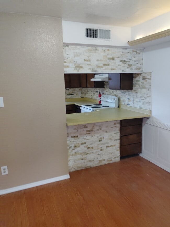 Photo - 12600 Copperwood Dr NE
