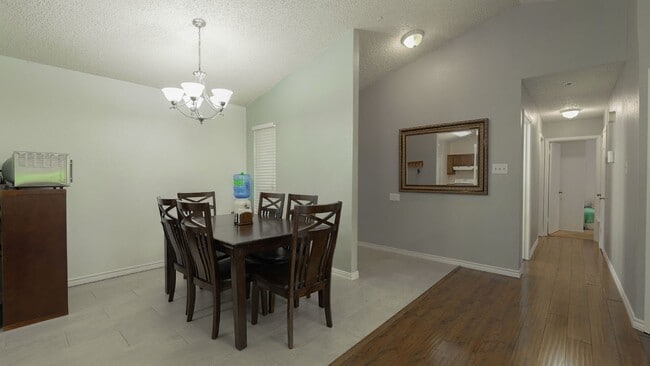 Photo - 5718 Champions Hill Dr