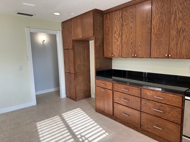 Photo - 2109 Cedarcrest Dr