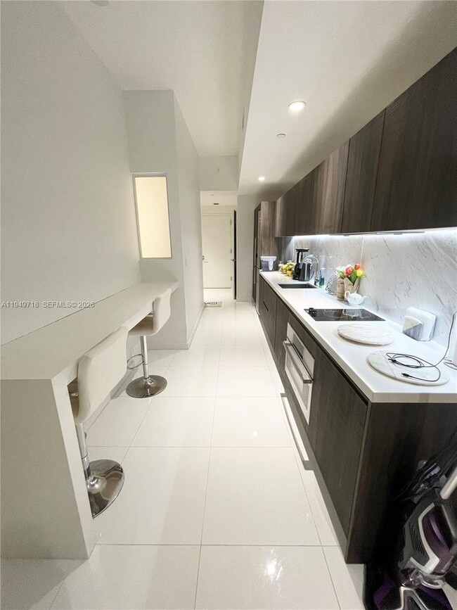 Photo - 851 NE 1st Ave Unidad 305