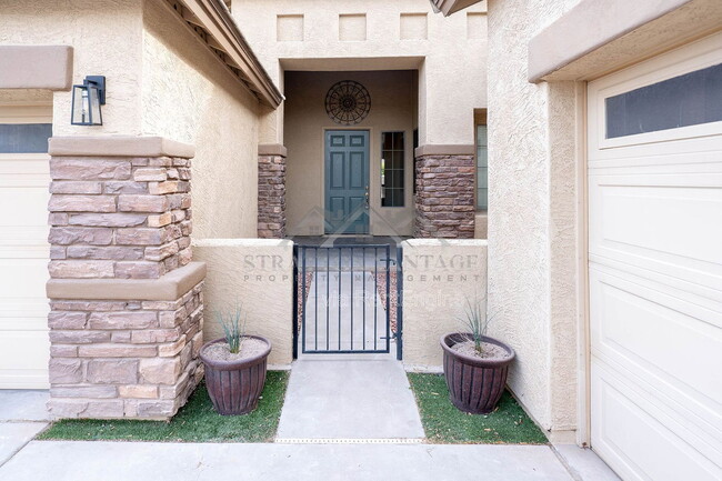Photo - 2425 E Redwood Ct