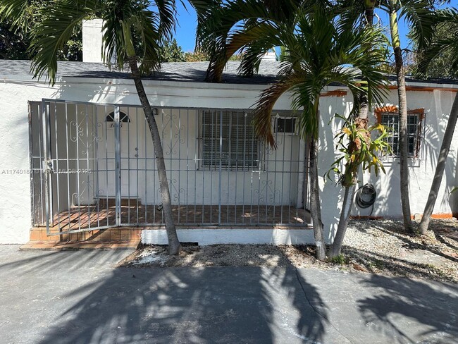 Photo - 1443 NW 32nd St Apartment Unit Front