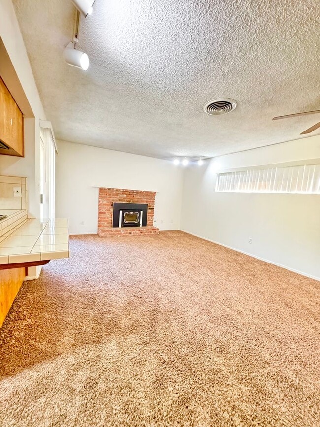Photo - House for Rent!
