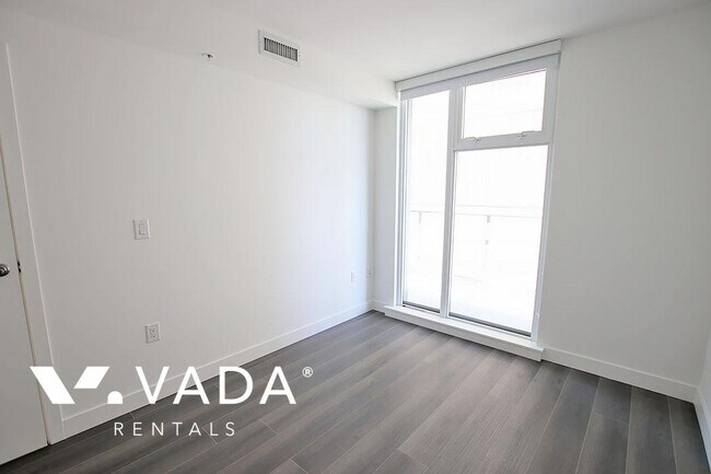 Photo - Fraser Commons At Marine 1 Bedroom Apartment Rental 201-8188 Fraser St Vancouver: VADAPM.com Unité 201