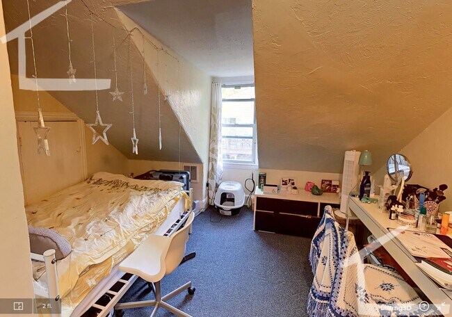 Photo - Desirable BU Location, Walk to School, Wat...