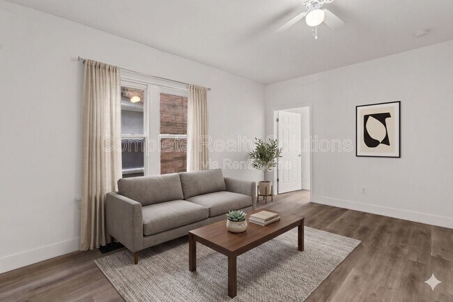 Building Photo - 3702 Meramec St Unit 1e