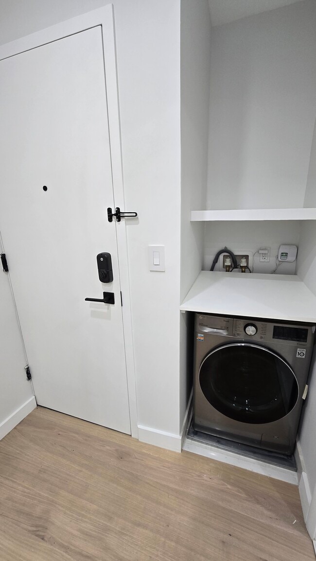 Photo - 88 E East End Ave