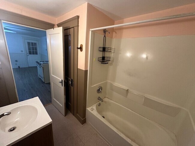 Photo - 448-450 Hamilton Street - Southbridge Unit Basement