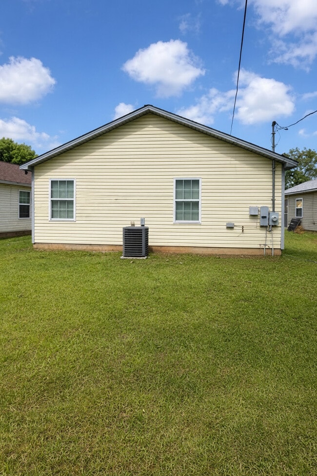 Photo - 212 Orchard Way