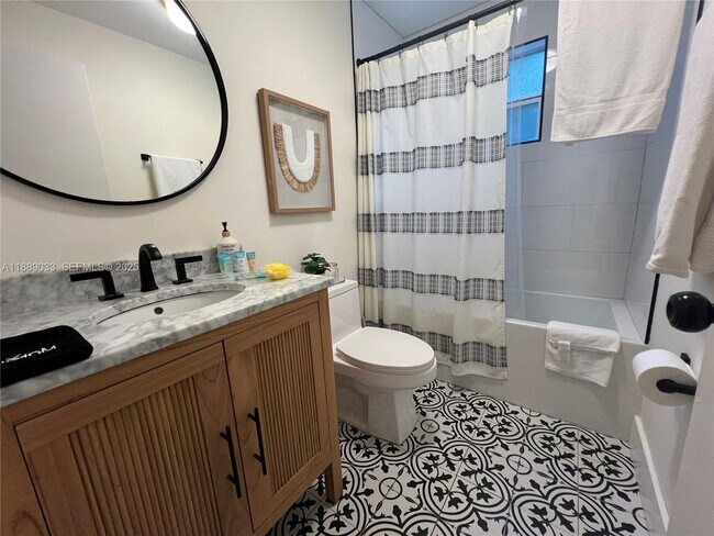 Photo - 3102 SW 10th St Unidad 3104A