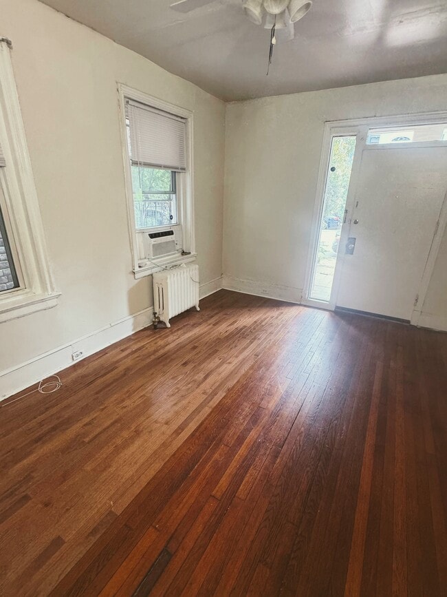 Living Room - 1424 Grove Ave Unit 1424 Grove Ave.