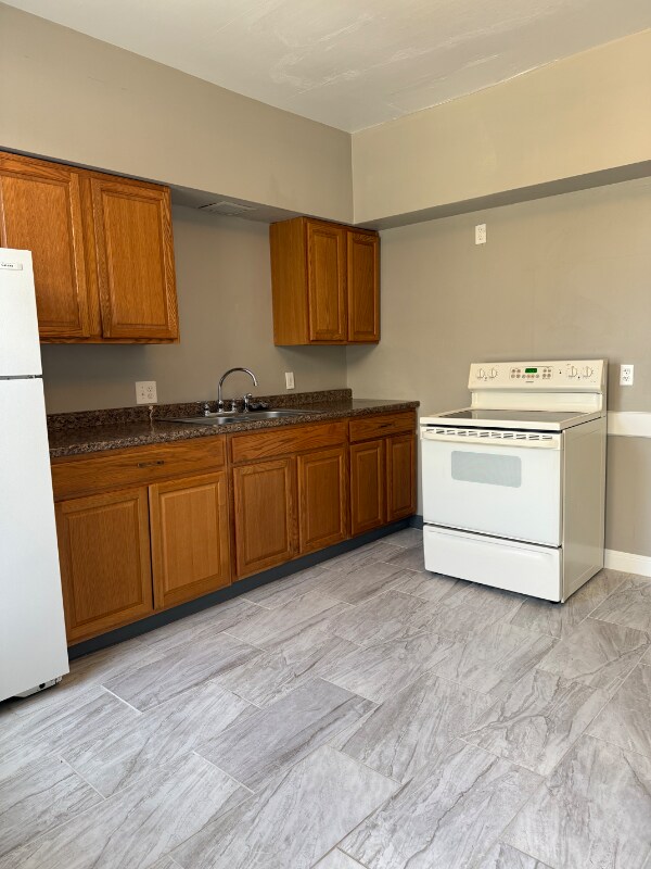 Photo - 418 W 3rd St Unit Lower