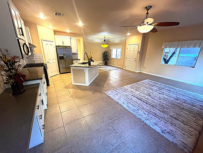 Photo - 81 Dow Jones St