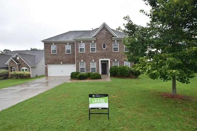 Building Photo - 205 Sassafras Rd