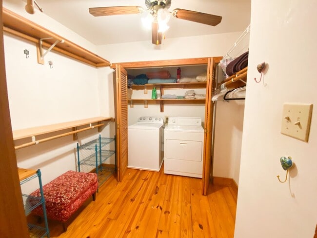 Photo - 1832 Glencove Ln