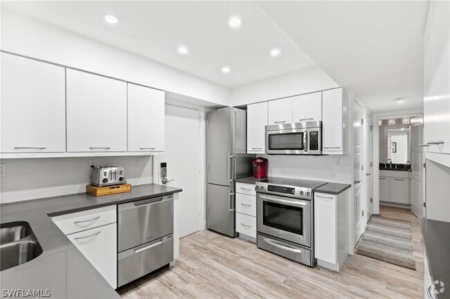 Building Photo - 240 Seaview Ct Unit 211 Rental
