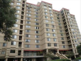 Building Photo - 1600 Park Cir Unit 505