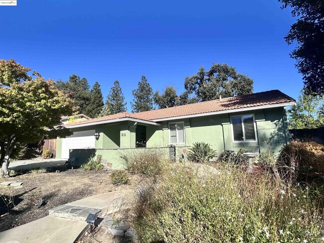 Photo - 516 Webster Dr