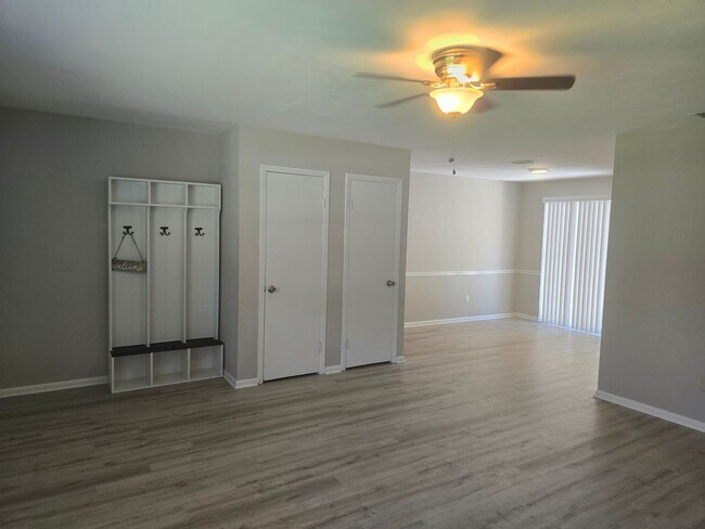 Photo - 6853 Grove Rd