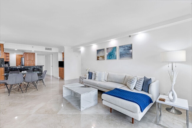 Photo - 1717 N Bayshore Dr Unit SI ID1054082P
