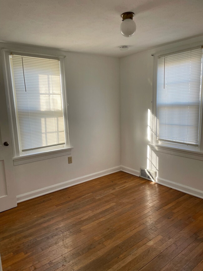 Bedroom 2 - 231 N Spring Grove St Unit Apt 2