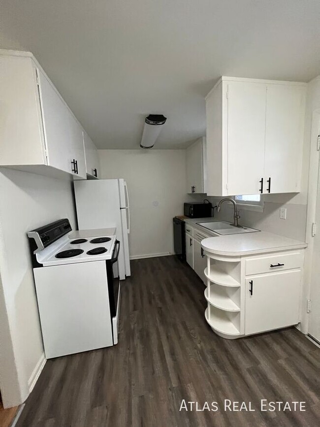 Photo - 5110 S Pearl St