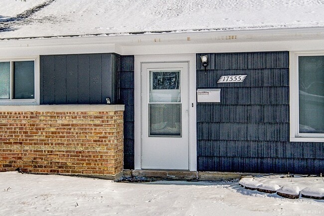 Photo - 17555 Howe Ave