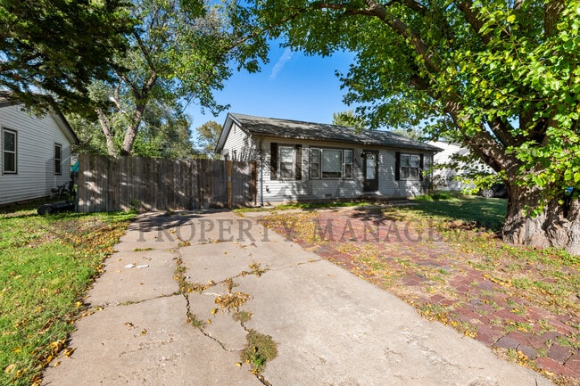Photo - 2210 W Crawford St