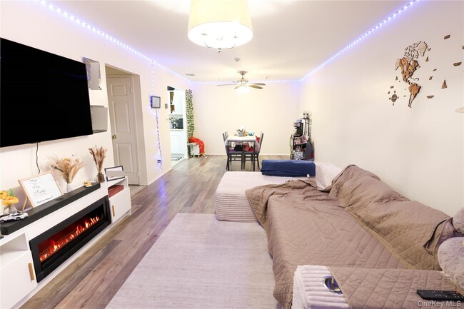 Photo - 3 Saratoga Ct Unit B