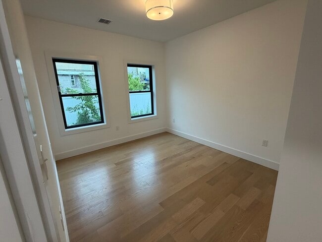 Photo - 95 Addison St Unidad 206