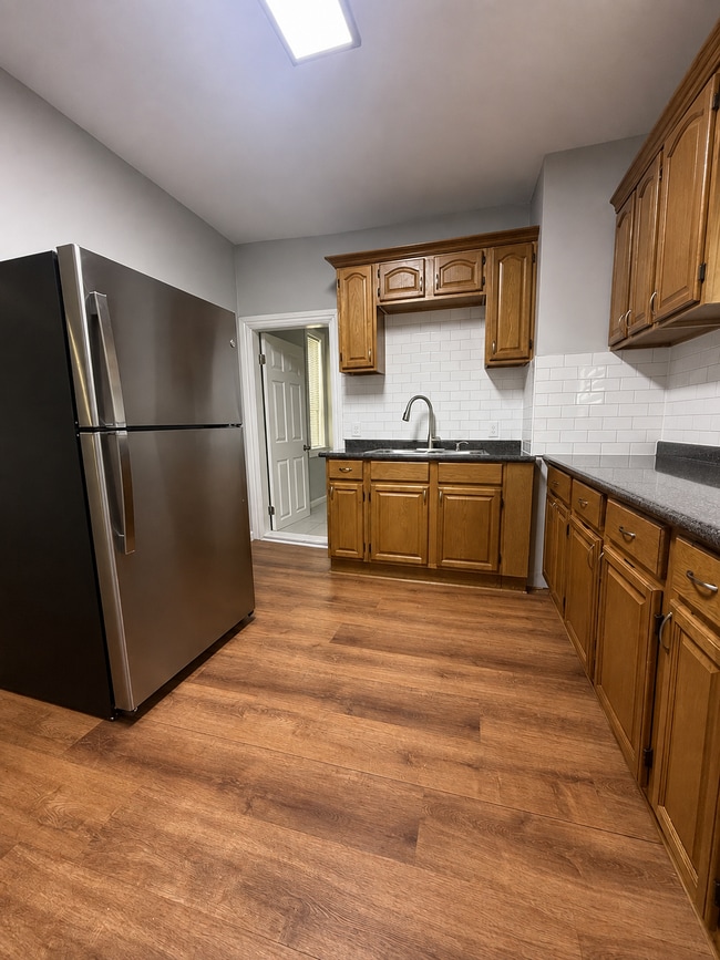 Photo - 80 Vandewater St