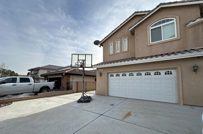 Photo - Lakefront Retreat 5BD | 3BTH– Available fo...