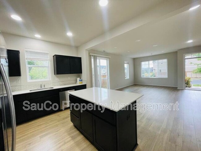 Photo - 16390 NW Ernst St