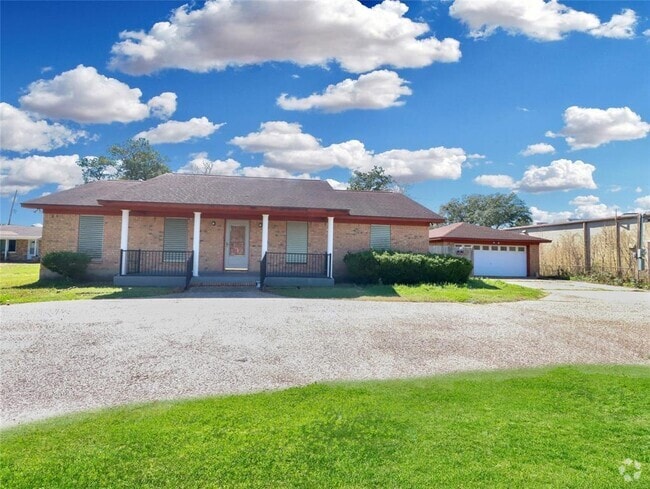 Building Photo - 7401 Hwy 6 Rental