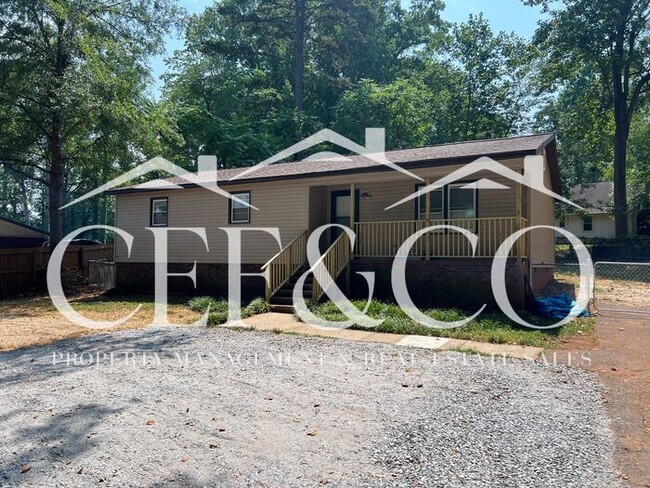 Building Photo - ? Beautifully Remodeled 3 Bedroom Home – S...
