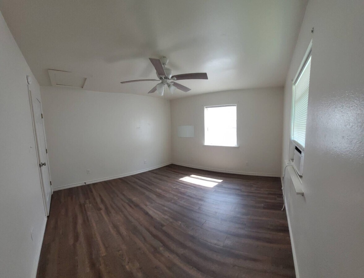 Photo - 1714 County Rd 244E