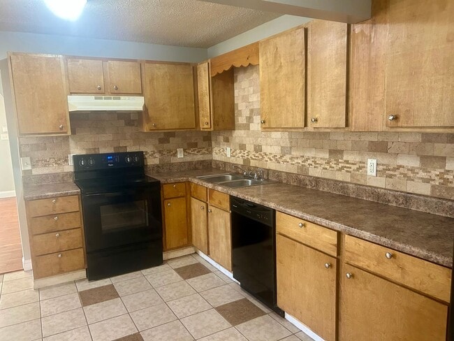 326 S Plymouth Rd NW