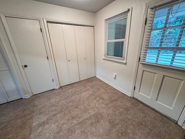 Photo - Adorable 2 bed 1 bath townhome! Short Dist...