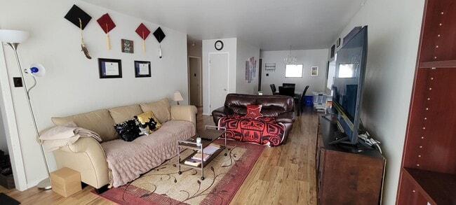 Photo - 2047 McBride Crescent