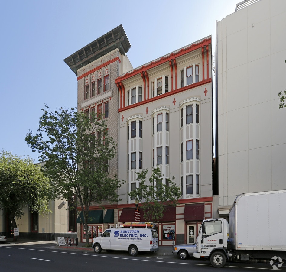 Photo - Shasta Hotel