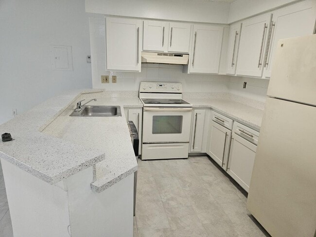 Building Photo - 2445 SW 18th Terrace Unit 1003